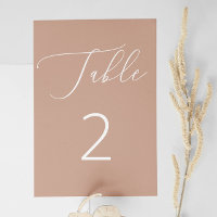 Minimalistische Hochzeit mit zartem Mute Peach Bei
