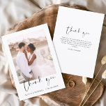 Minimalistische Hochzeit Vielen Dank Foto Simple Dankeskarte<br><div class="desc">Hochzeit Dankeschön Karten,  die ein Foto auf der Vorder- und Rückseite haben. Die Dankeschön-Karten enthalten eine moderne,  handgeschriebene,  kursive Schriftzeichen-Typografie,  die elegant,  einfach und modern nach Ihrer Hochzeitsfeier zu benutzen sind.</div>