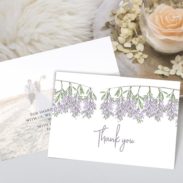 Minimalistische Hochzeitskalligrafie Script Lilac  Dankeskarte (Elegant lilac and lavender wisteria floral photo thank you card template. )