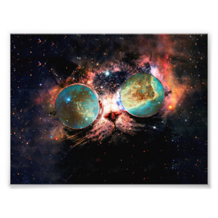 Minimalistische Katze mit Sonnenbrille im Weltraum Fotodruck