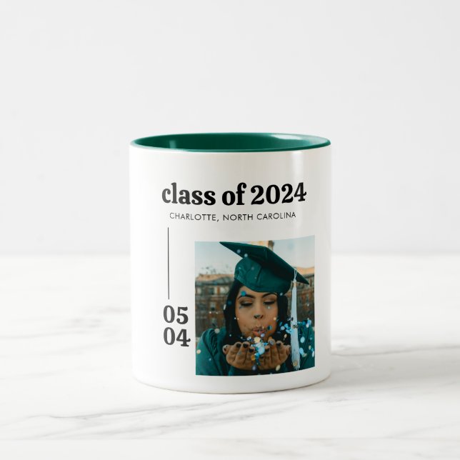 Minimalistische Klasse 2025 Graduate Gift Zweifarbige Tasse (Mittel)