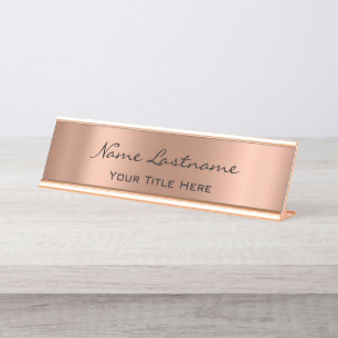Minimalistische Kupfer-Rose Gold Custom Elegante M Schreibtischnamensplakette