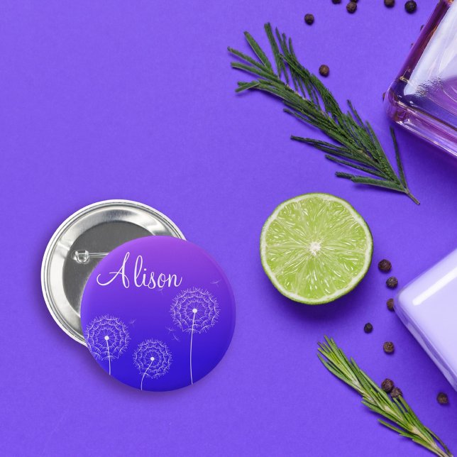 Minimalistische Lila Blume aus weißem Löwenzahn Na Button (Von Creator hochgeladen)