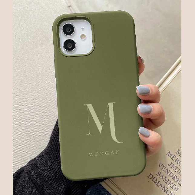 Minimalistische, moderne Olive Green Monogram Case-Mate iPhone Hülle (Von Creator hochgeladen)