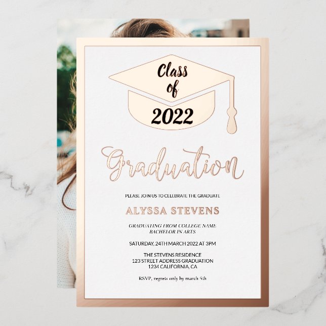 Minimalistische moderne Rose Gold Abschluss Foto Folieneinladung (Vorderseite/Rückseite)