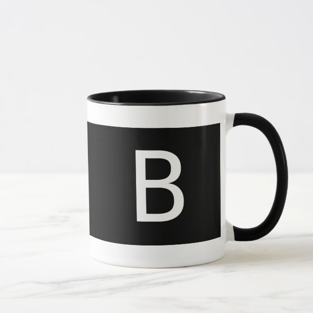 Minimalistische, moderne Schwarz-weiße Monogramm r Tasse (Rechts)
