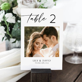 Minimalistische moderne Tischnummer mit einem Foto