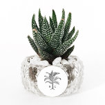 Minimalistische Monographie-Palm-Tree Runder Aufkleber<br><div class="desc">Eine minimalistische tropische Palmen monogramm Hochzeitsgestaltung. Ein einfaches Design, das eine Skizze einer Palme verwendet, um ein elegantes klassisches Monogramm zu erstellen. Ein charmantes tropisches Stranddesign in Schwarz/Weiß mit rustikalen Strichen und klassischer Schriftzeichen. Ein elegantes Hochzeitsaufkleber-Design am Küstenstrand mit modernen Elementen. Auch die passenden Hochzeitseinladungen und andere Schreibwaren sind verfügbar....</div>