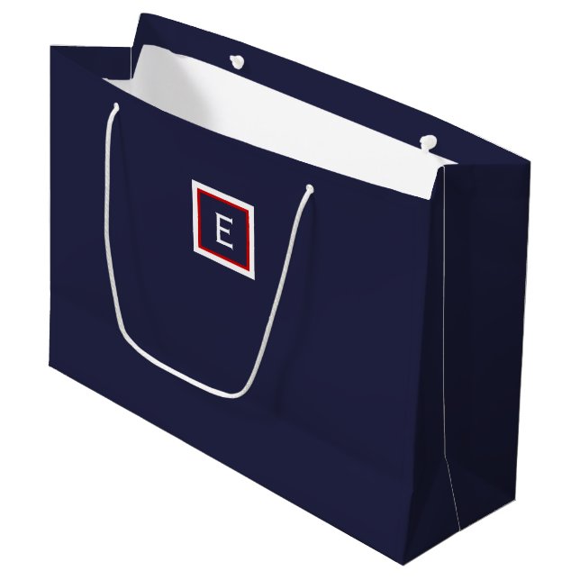 Minimalistische Navy Blue Monogram Large Gift Bag Große Geschenktüte (Vorderseite Schrägansicht)