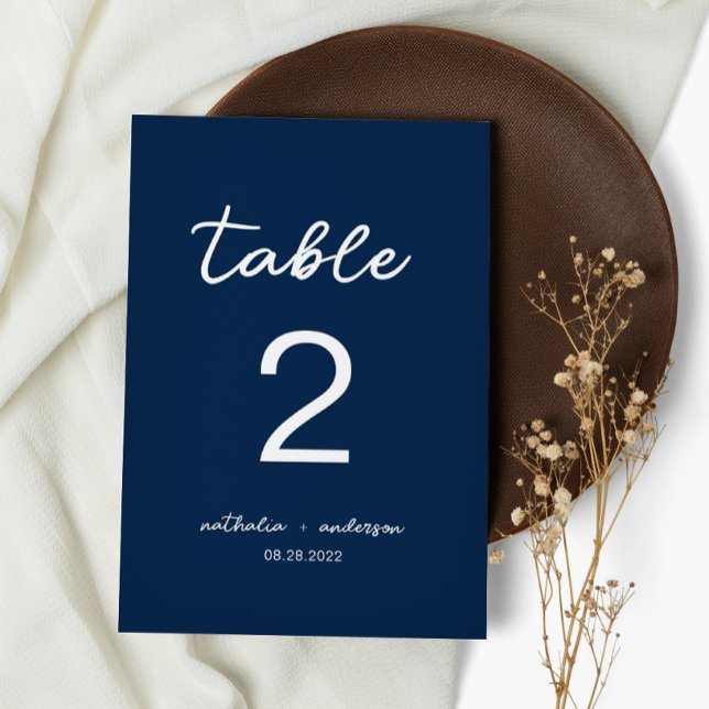 Minimalistische Navy-Script-Hochzeit Tischnummer (Von Creator hochgeladen)
