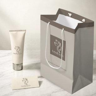 Minimalistische neutrale beigefarbene Beauty-Gesch Mittlere Geschenktüte