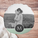 Minimalistische Pastel Minze Personalisiert Name & Rundes Kissen<br><div class="desc">Minimalistische Pastel Minze Personalisiert Name & Foto</div>