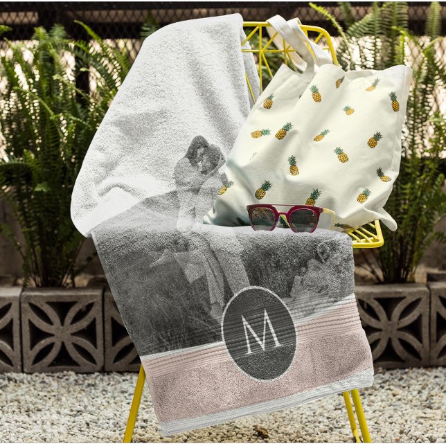 Minimalistische Pastete Rosa Personalisierter Name Strandtuch (Von Creator hochgeladen)