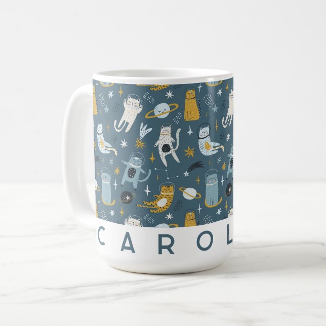Minimalistische personalisierte Kaffeetasse mit in (Vorderseite Links)