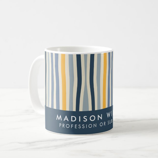 Minimalistische personalisierte Kaffeetasse mit in (Vorderseite Links)