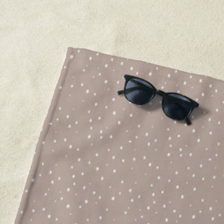 Minimalistische Polka-Dotdesign in geschmeidigten  Strandtuch