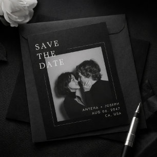 Minimalistische redaktionelle Schwarz-Weiß-Foto Re Save The Date