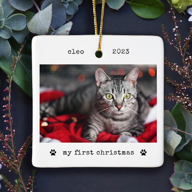 Minimalistische Schreibmaschine Cat's First Christ Keramikornament (This sweet and simple, vintage style Christmas ornament is the perfect keepsake for your new cat)