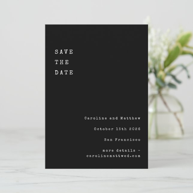 Minimalistische Schwarz Retro Schreibmaschine Schr Save The Date (Stehend Vorderseite)