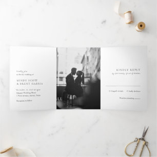 Minimalistische Schwarz-Weiß-Foto-Moderne Hochzeit Dreifach Gefaltete Einladung