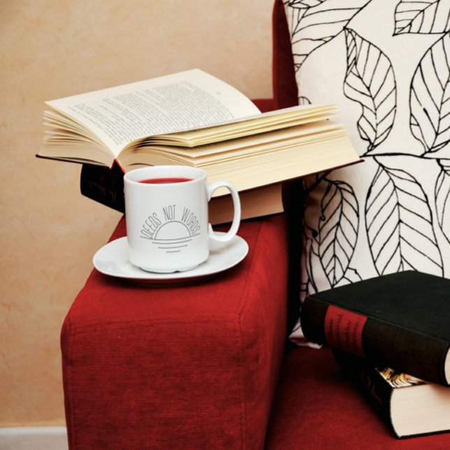 Minimalistische Schwarz-weiße Tasse (Von Creator hochgeladen)