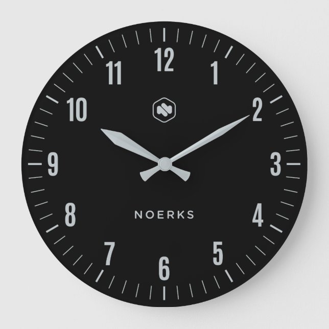 Minimalistische schwarze Wanduhr (Vorderseite)