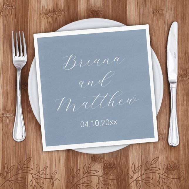 Minimalistische Script Calligraphy Dusty Blue Wedd Serviette (Von Creator hochgeladen)