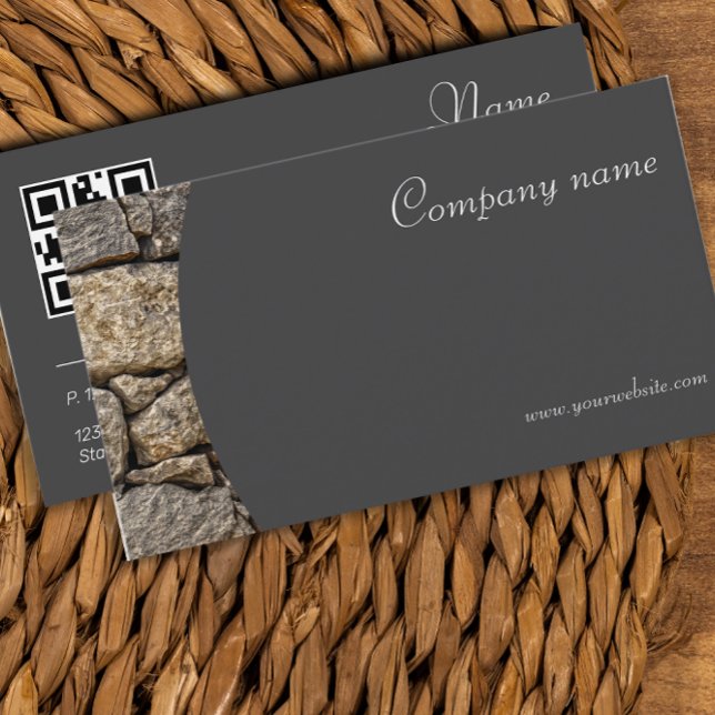 Minimalistische Steinfotografie QR Graue Visitenka Visitenkarte ( This minimalist stone design with a QR code is perfect for your handyman services.)