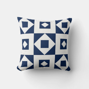 Minimalistische Steppdecke Navy Weiße Wurfkissen Kissen