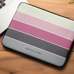 Minimalistische Streifen Personalisiert Laptopschutzhülle<br><div class="desc">Personalisieren Sie dieses Design mit Ihrem Namen,  Monogramm oder Text Ihrer Wahl.</div>