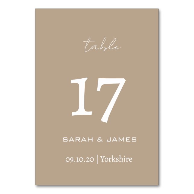 Minimalistische Taupe Script Wedding Personalisier Tischnummer (Vorderseite)