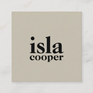 Minimalistische Typografie Neutrale Beige Visitenk Quadratische Visitenkarte