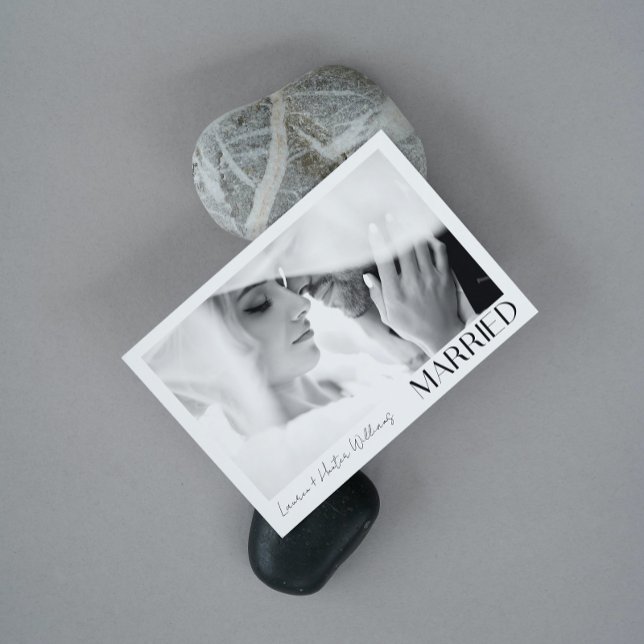 Minimalistische Verheiratete 2 Foto Script QR Code Ankündigung (We Tied the Knot! Share in Our Joy with Our Wedding Announcement 💍💌 [Customize Here])