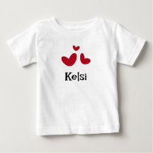 Minimalistische weiße Babyt-Shirts mit roten Herze