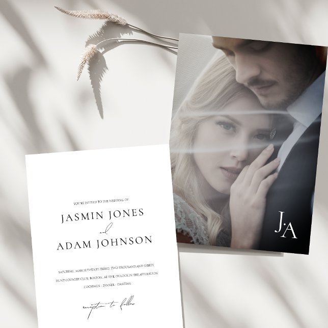 Minimalistische White Simple Monogram Foto Wedding Einladung (Minimalist White Simple Monogram Photo Wedding Invitation)