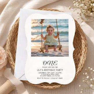 Minimalistischer 1. Geburtstag für Baby Mädchen Einladung