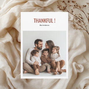 Minimalistischer Dankbarer Thanksgiving-Familienfo Einladung