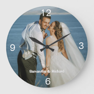 Minimalistischer Eine-Foto-Hochzeits-Couple-Name Große Wanduhr