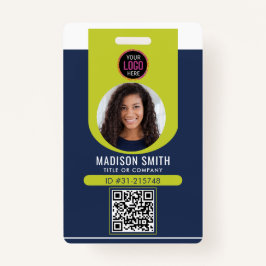 Minimalistischer Geschäftsmitarbeiter QR B Ausweis