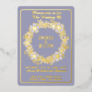 Minimalistischer goldener Blumenkranz auf gedämpft Folieneinladung