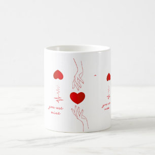 Minimalistischer Herzschlag und Hände Liebestasse  Kaffeetasse