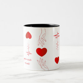Minimalistischer Herzschlag und Hände Liebestasse  Zweifarbige Tasse