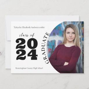 Minimalistischer Hochschulabsolvent mit einem Foto Ankündigung