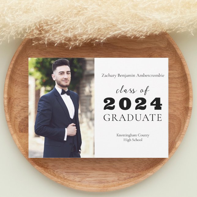 Minimalistischer klassischer Abschluss mit Hochsch Ankündigung (High School Graduate Minimalist Classic Graduation Announcement)