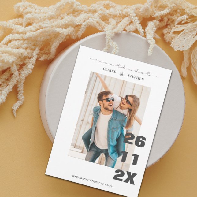 Minimalistischer kühne Schriftart Schwarz-weißes F Save The Date (Von Creator hochgeladen)