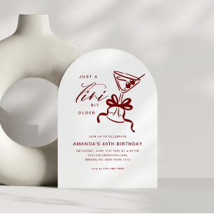 Minimalistischer Martini Chic Burgunderroter Gebur Einladung