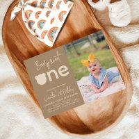 Minimalistischer, moderner kleiner Bär 1. Geburtst