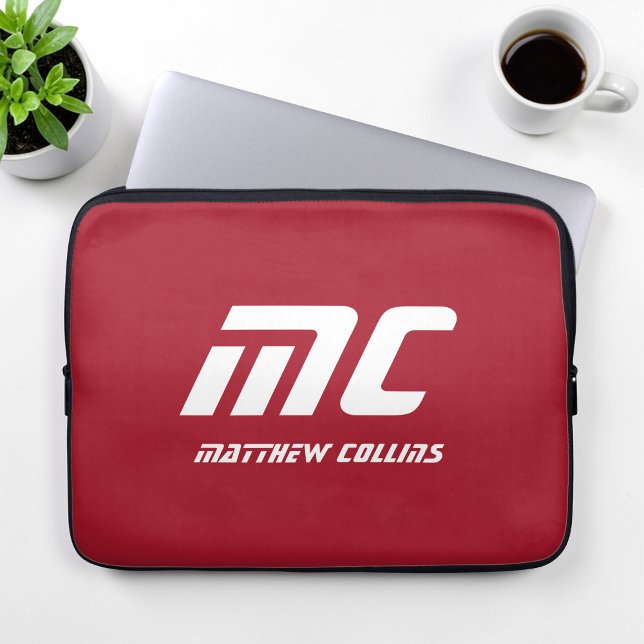 Minimalistischer Monogramm Laptopschutzhülle (Monogram Red Minimalist Name White Text Custom Laptop Sleeve)