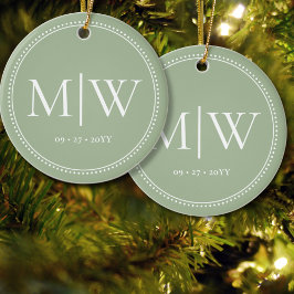 Minimalistischer New-lywings Monogram Sage Green H Keramik Ornament