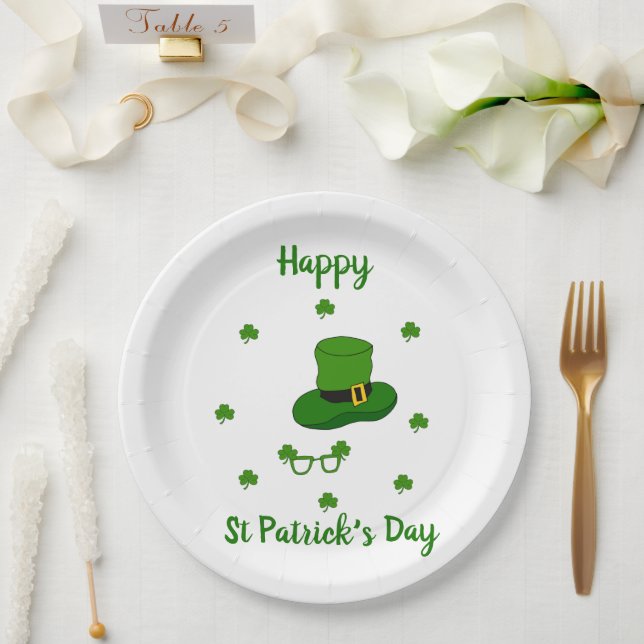 Minimalistischer Niedlicher Happy St Patrick's Day Pappteller (Hochzeit)